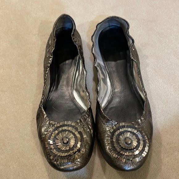 Tory Burch Kelly Ballet Flats in silver anthracite size 10 - Picture 1 of 7